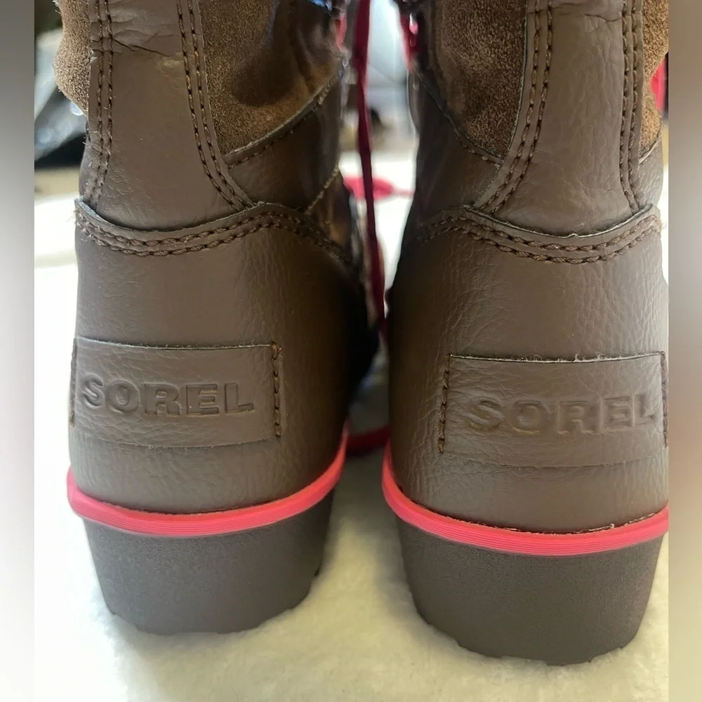 Sorel Meadow Waterproof Winter Boots Girls Size 4 Brown Pink Lace Up⁠